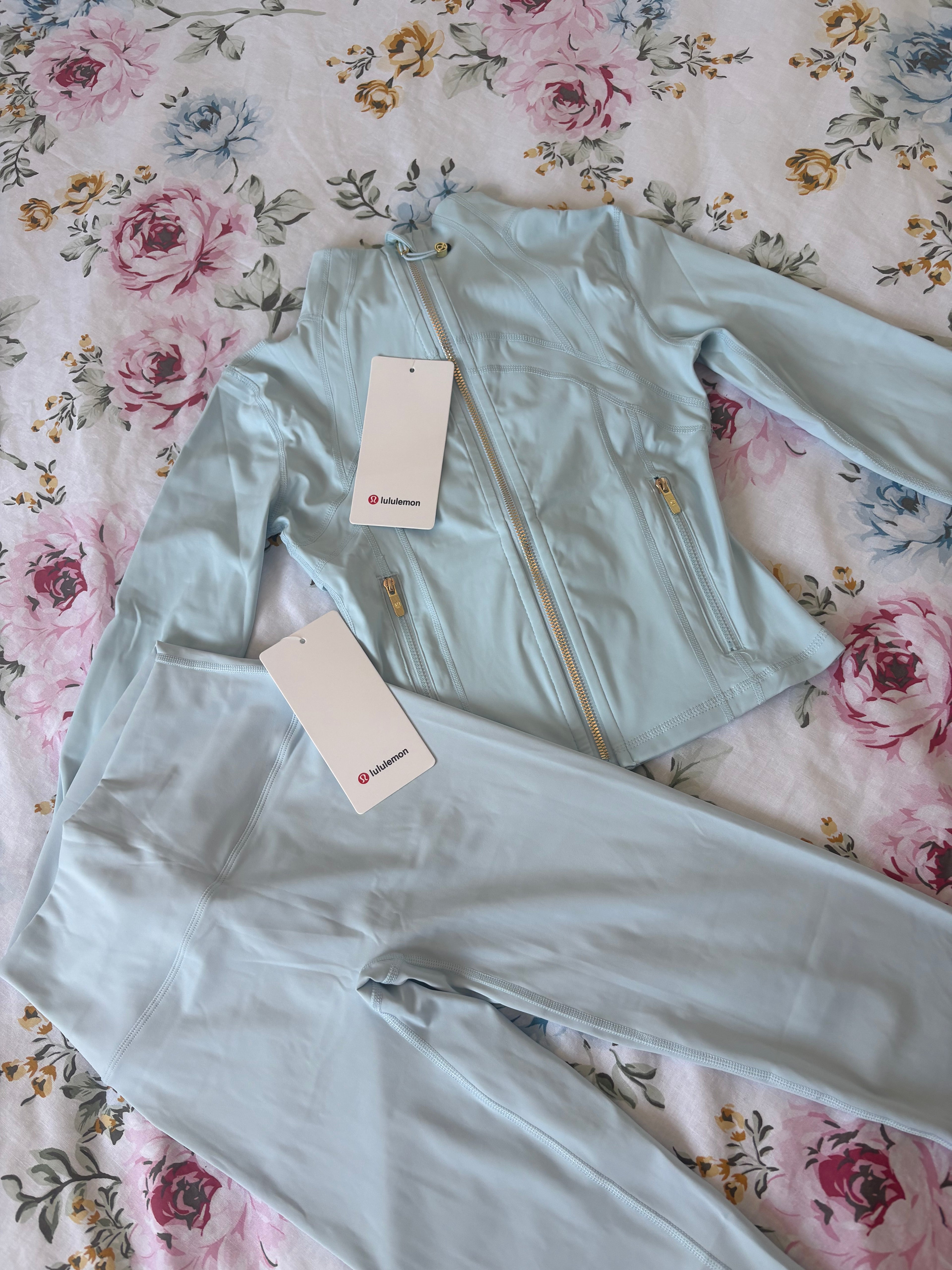 Light blue cropped jacket lululemon set