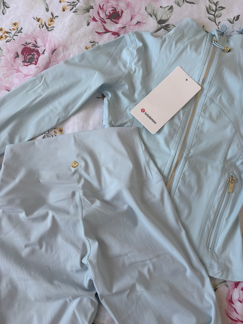 Light blue cropped jacket lululemon set